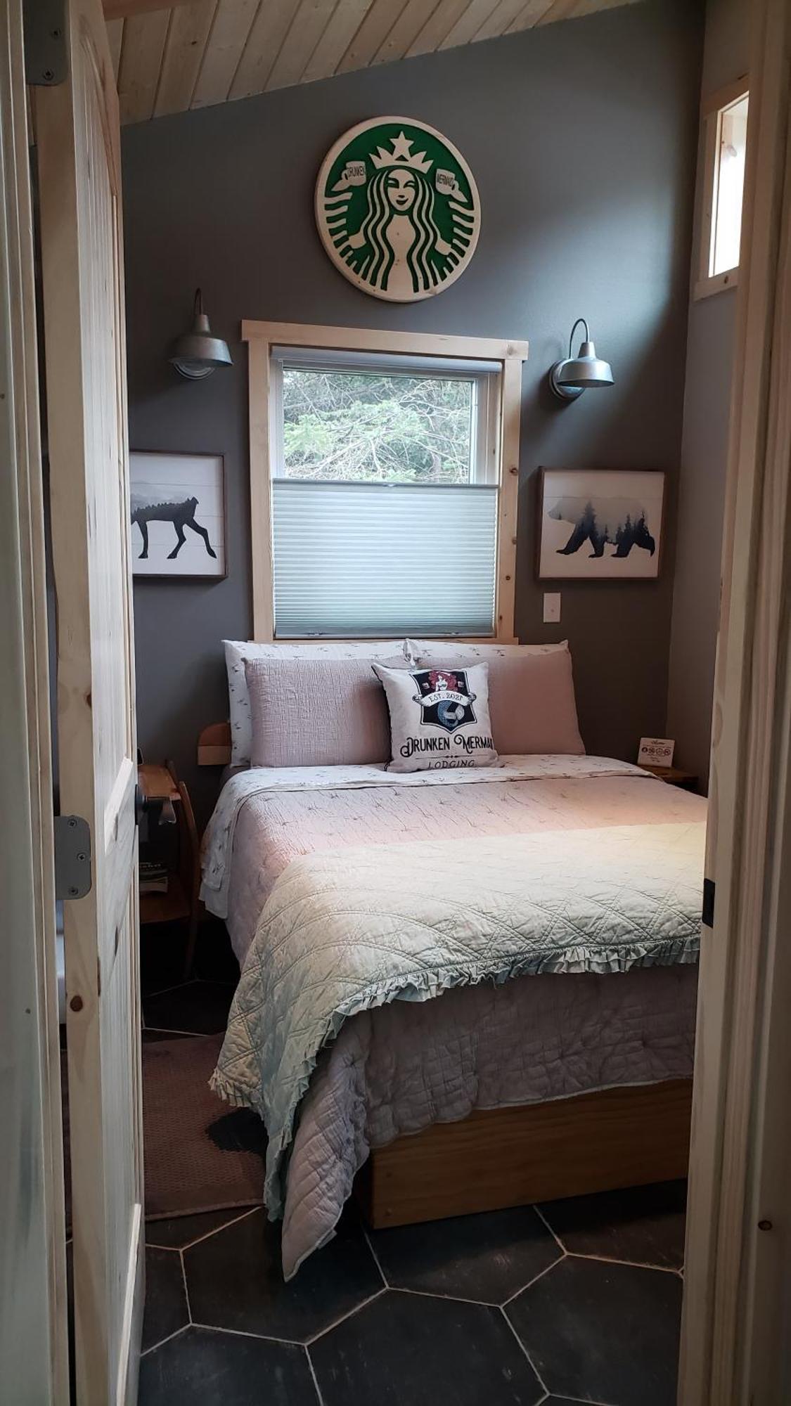 Entire Tiny Close To Cruise Ship Terminal Alaska Railroad And Downtown Holiday home Seward